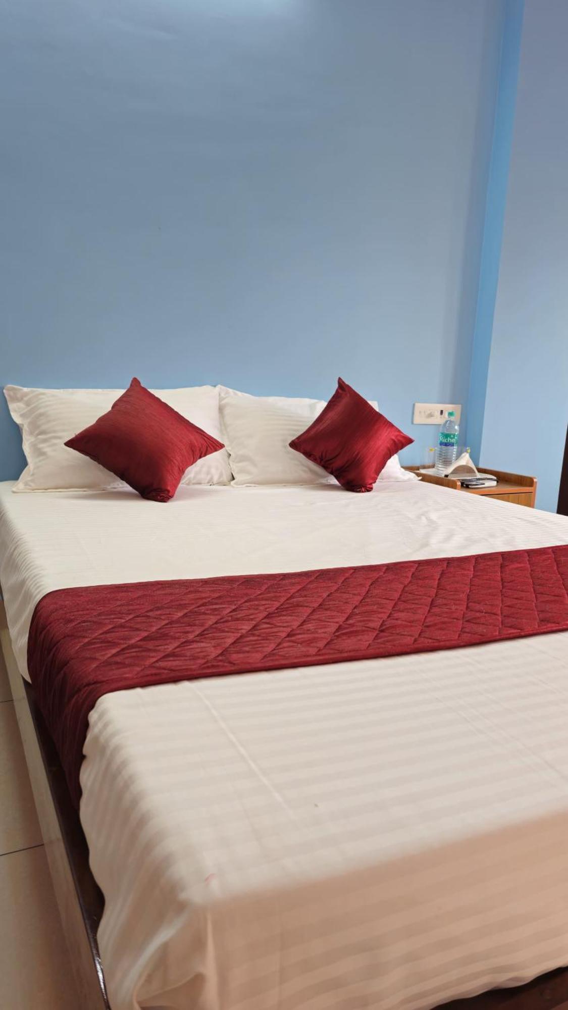 Pondy Pleasant Stay Пондичерри Экстерьер фото
